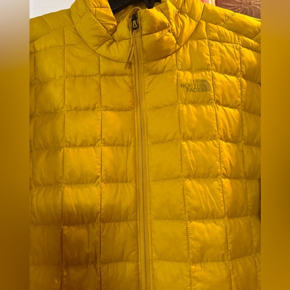 Yellow Puffer Jacket NEW - Picture 4 of 12